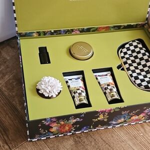 Mackenzie Childs FLOWER MARKET ESSENTIALS BOX Courtly Check 6pc GIFT SET